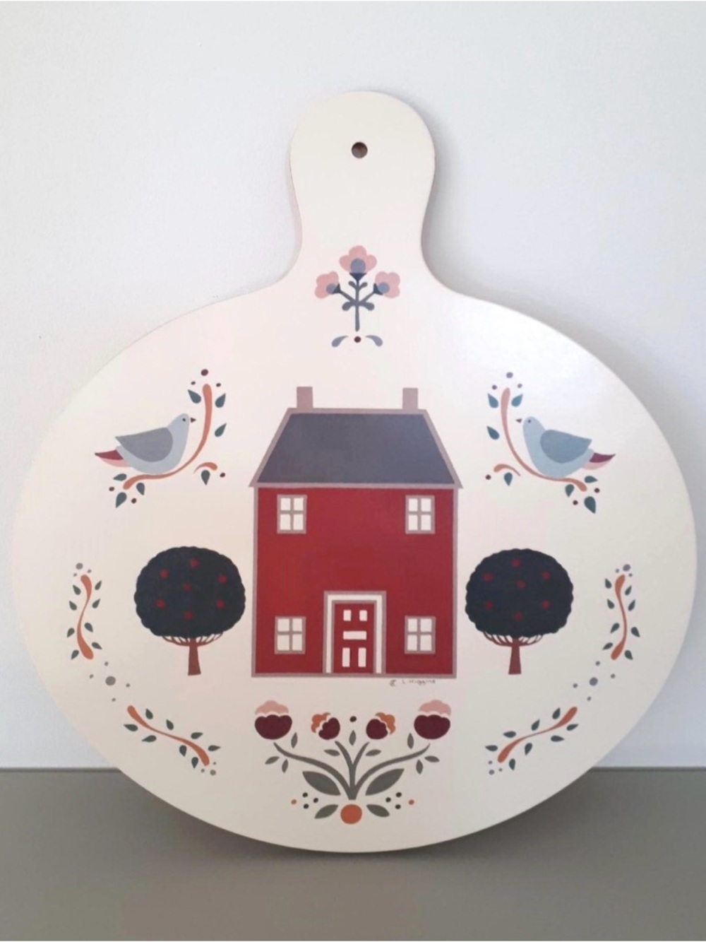 Decorative Red House Round Cutting Board - Brand Unspecified
